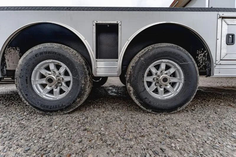 new Toy Haulers Logan Coach  for sale, in North Jackson, OH Thumbnail 6