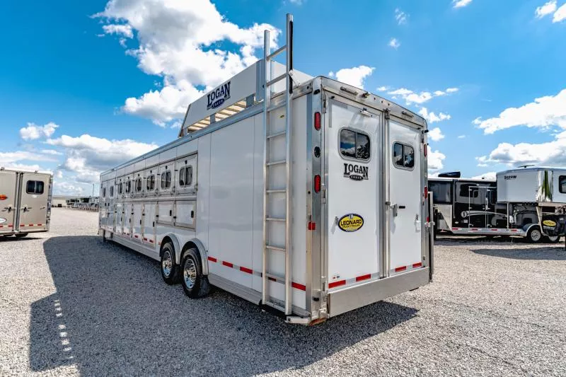 used Horse Trailers Logan Coach  for sale, in North Jackson, OH Thumbnail 9
