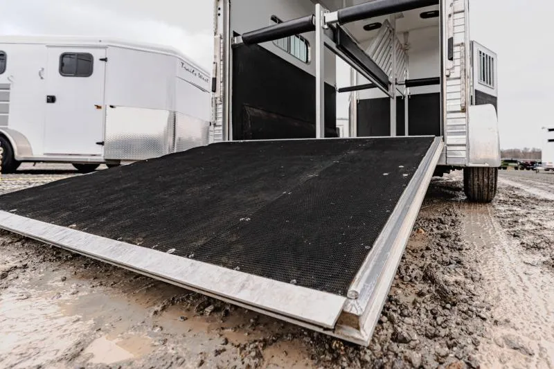 used Horse Trailers Bloomer  for sale, in North Jackson, OH Thumbnail 16