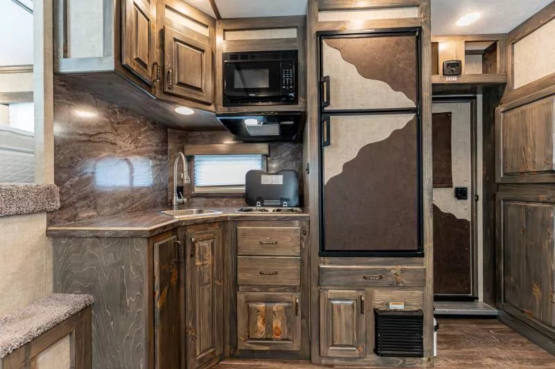 used Toy Haulers Shadow Trailers  for sale, in North Jackson, OH Thumbnail 15