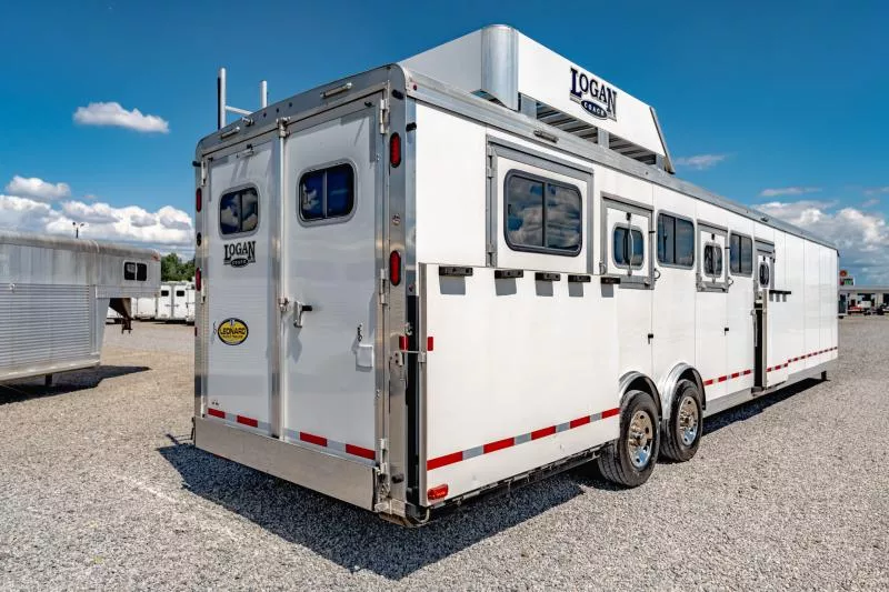 used Horse Trailers Logan Coach  for sale, in North Jackson, OH Thumbnail 7