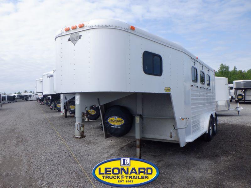 1996 Used 3 Horse Hart XT300 Gooseneck Horse Trailer 1996 Used 3 Horse Hart XT300 Gooseneck Horse Trailer