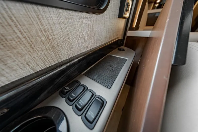 used Travel Trailers Newmar  for sale, in North Jackson, OH Thumbnail 23