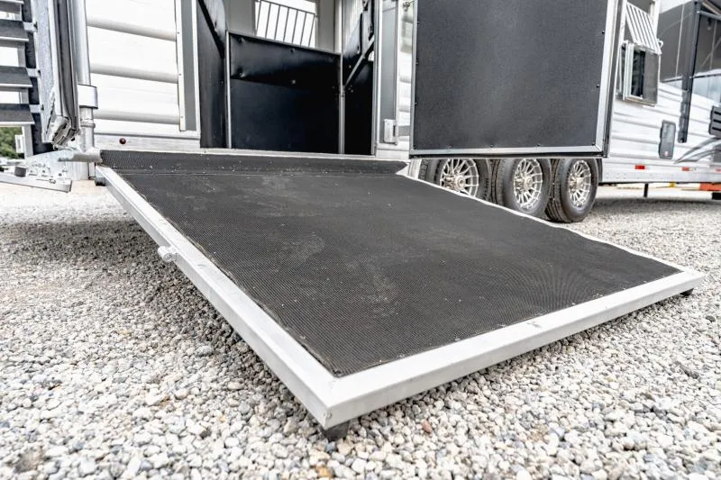 new Horse Trailers Merhow Trailers  for sale, in North Jackson, OH Thumbnail 23