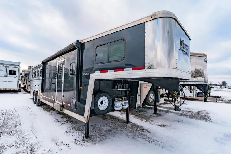 used Horse Trailers Logan Coach  for sale, in North Jackson, OH Thumbnail 29
