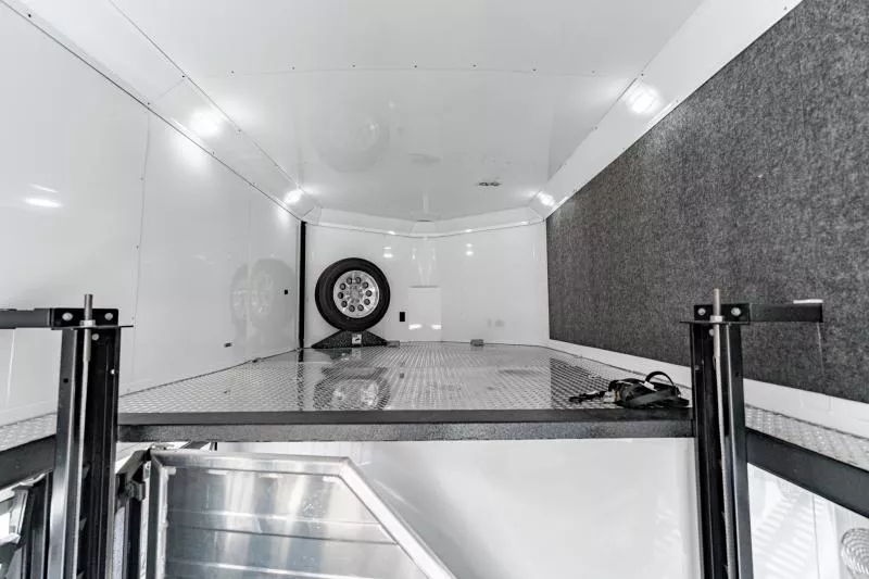 new Horse Trailers Logan Coach  for sale, in North Jackson, OH Thumbnail 21
