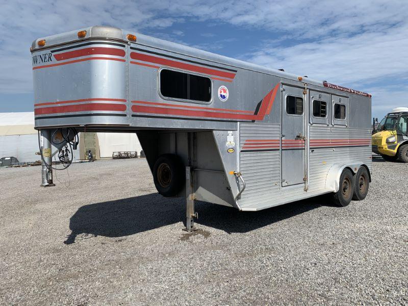 1992 3 HORSE SUNDOWNER GOOSENECK HORSE TRAILER 1992 3 HORSE SUNDOWNER GOOSENECK HORSE TRAILER