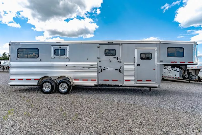 used Horse Trailers Logan Coach  for sale, in North Jackson, OH Thumbnail 5