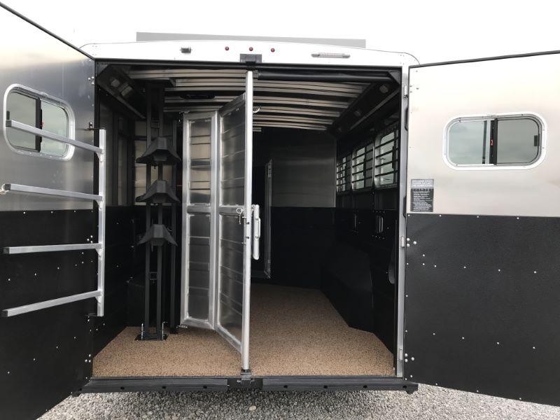 Download 2021 3 Horse Logan Coach Gooseneck W Living Quarters Horse Trailer Three Horse Trailers For Sale Classifieds For Three Horse Trailers PSD Mockup Templates