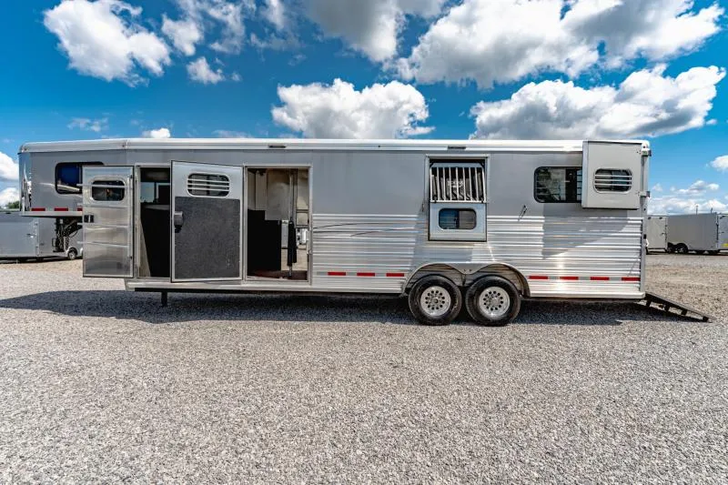 used Horse Trailers Logan Coach  for sale, in North Jackson, OH Thumbnail 18