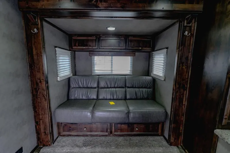 used Horse Trailers Logan Coach  for sale, in North Jackson, OH Thumbnail 22