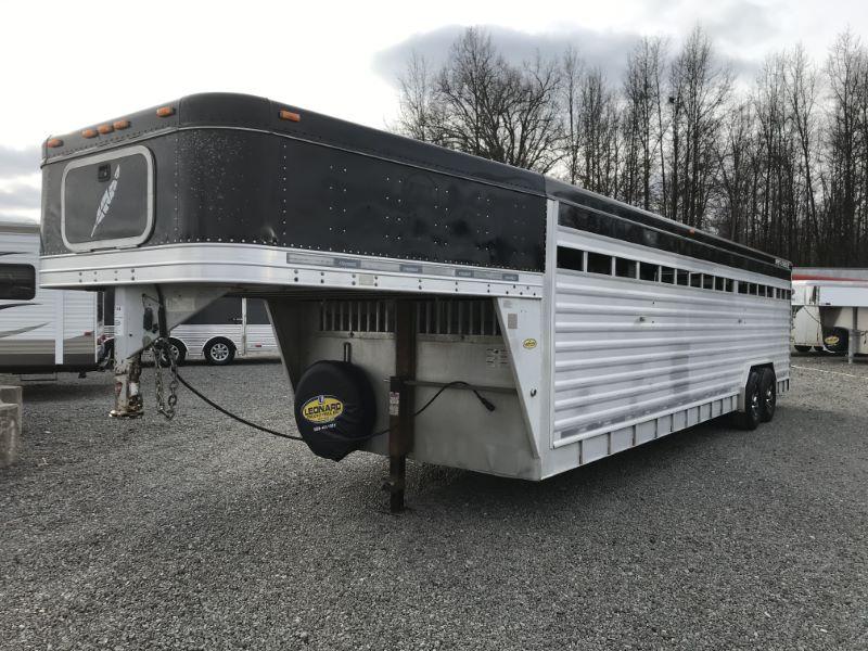 2008 28' FEATHERLITE GOOSENECK STOCK TRAILER 2008 28' FEATHERLITE GOOSENECK STOCK TRAILER