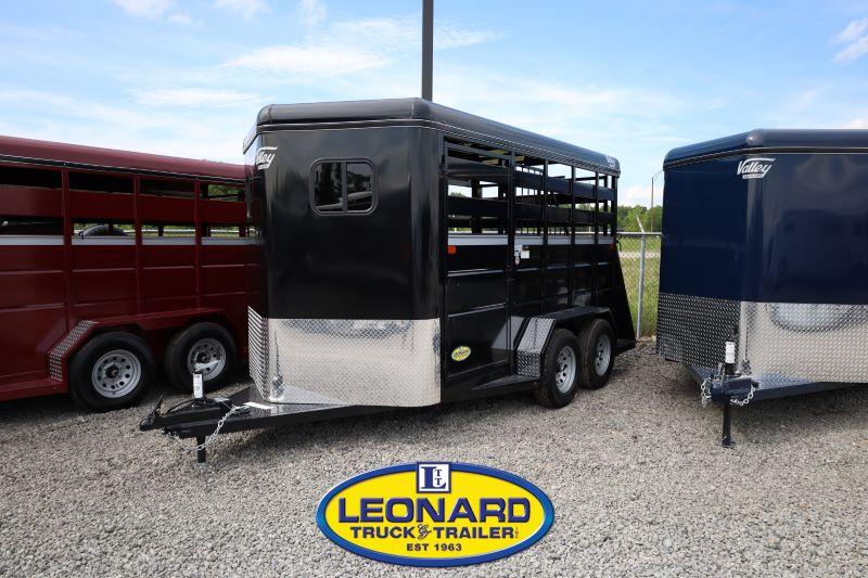 2023 Valley Trailers 2810 Horse Trailer 2023 Valley Trailers 2810 Horse Trailer