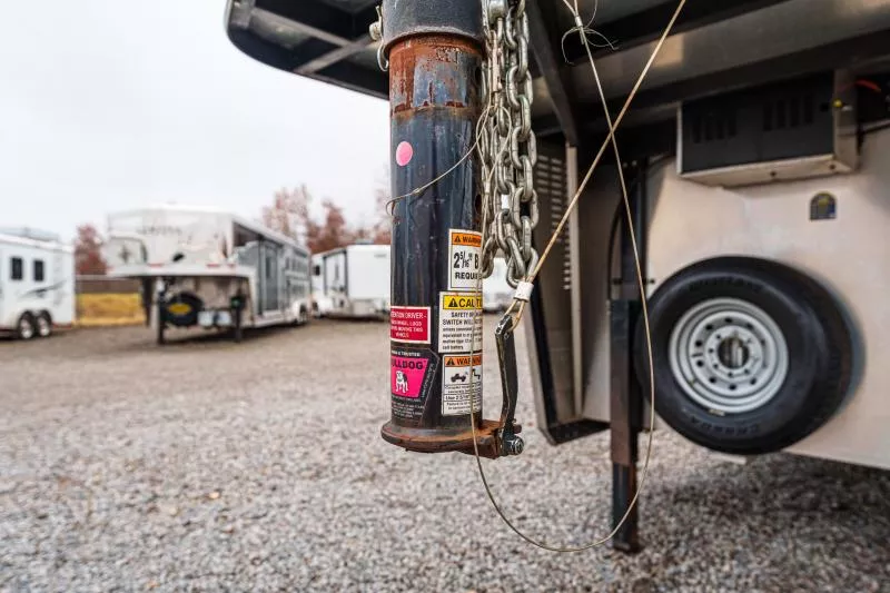 used Horse Trailers Shadow Trailers  for sale, in North Jackson, OH Thumbnail 4
