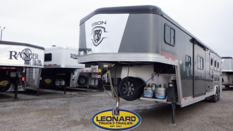 2022 New 3 Horse Bison Sv8313bs Gooseneck With Living Quarters 2022 New 3 Horse Bison Sv8313bs Gooseneck With Living Quarters