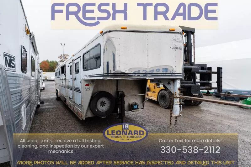 2001 Sundowner Trailers SUNLITE Horse Trailer
