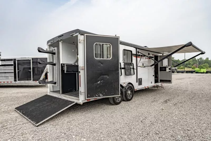used Horse Trailers Bison Trailers  for sale, in North Jackson, OH Thumbnail 19