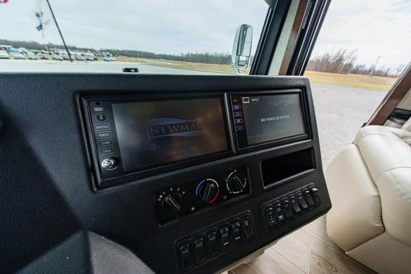 used Travel Trailers Newmar  for sale, in North Jackson, OH Thumbnail 19