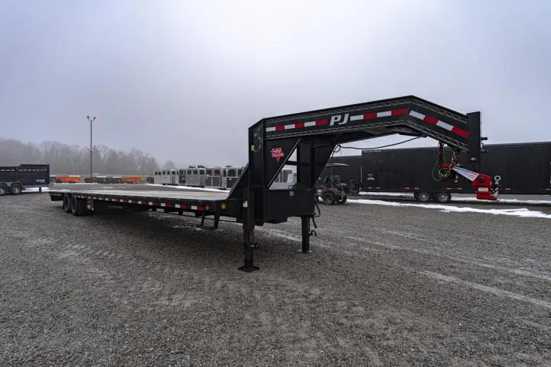 2022 PJ Trailers 3F492 Equipment Trailer