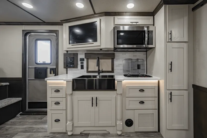 new Horse Trailers Merhow Trailers  for sale, in North Jackson, OH Thumbnail 15