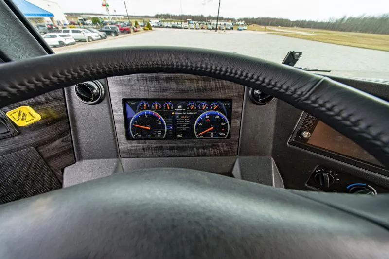 used Travel Trailers Newmar  for sale, in North Jackson, OH Thumbnail 18