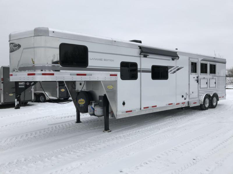 2021 3 HORSE SMC GOOSENECK WITH LIVING QUARTERS 2021 3 HORSE SMC GOOSENECK WITH LIVING QUARTERS