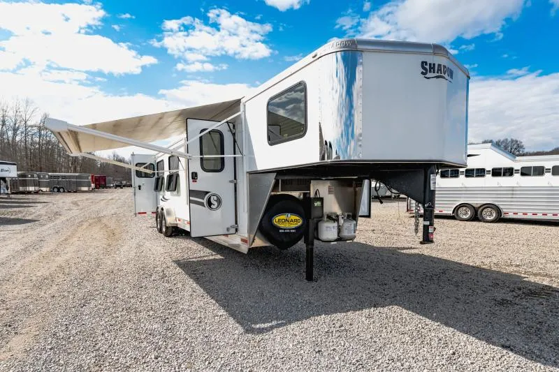 used Horse Trailers Shadow Trailers  for sale, in North Jackson, OH Thumbnail 13