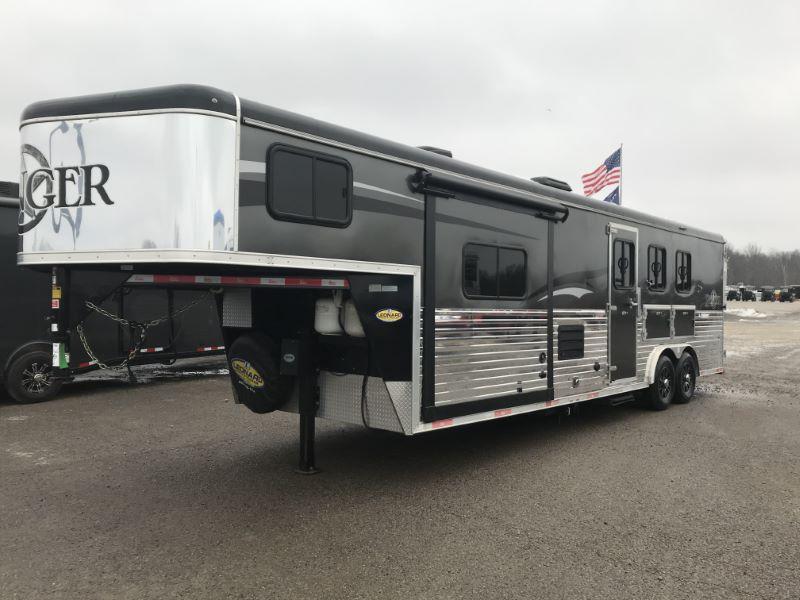 2017 3 HORSE BISON GOOSENECK WITH LIVING QUARTERS 2017 3 HORSE BISON GOOSENECK WITH LIVING QUARTERS