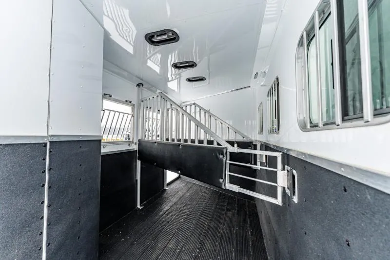 used Horse Trailers Kiefer Manufacturing  for sale, in North Jackson, OH Thumbnail 16