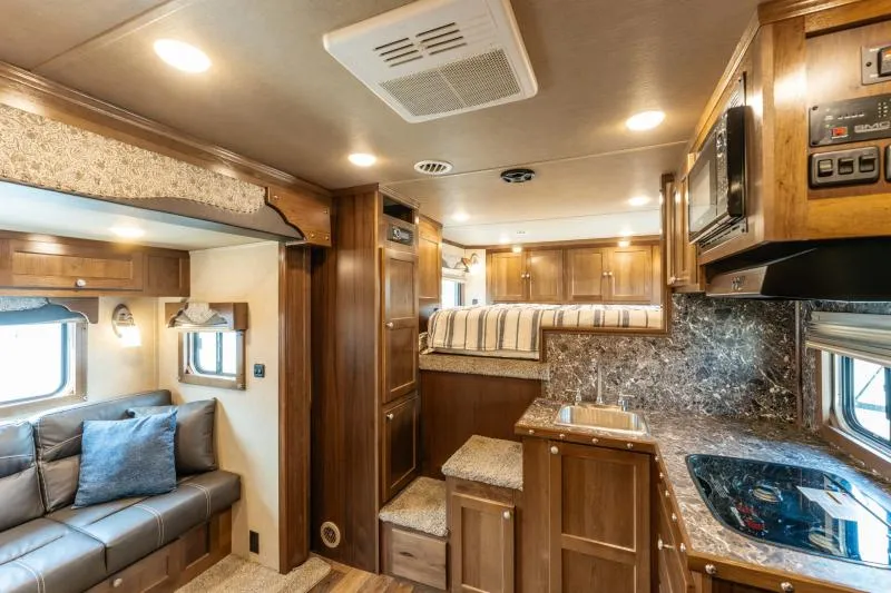 used Horse Trailers SMC Horse Trailers  for sale, in North Jackson, OH Thumbnail 19