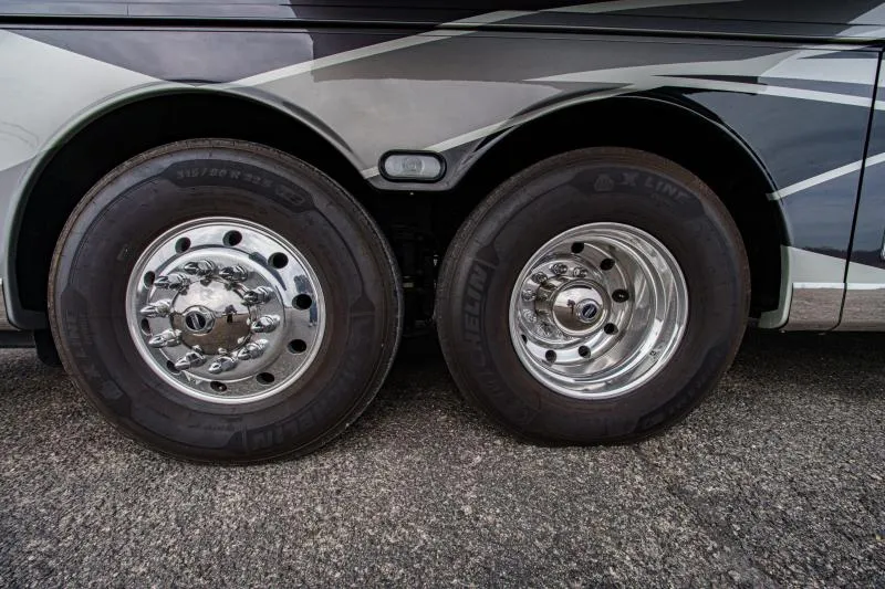 used Travel Trailers Newmar  for sale, in North Jackson, OH Thumbnail 5