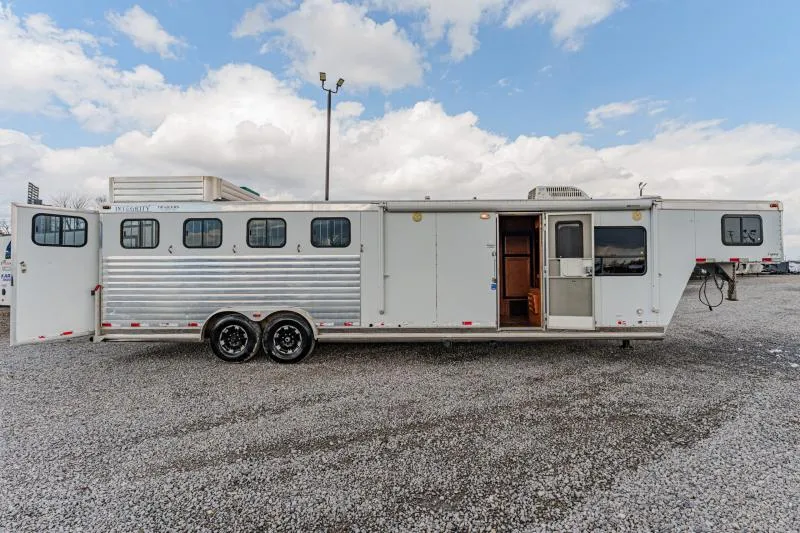 used Horse Trailers Integrity Trailers  for sale, in North Jackson, OH Thumbnail 11