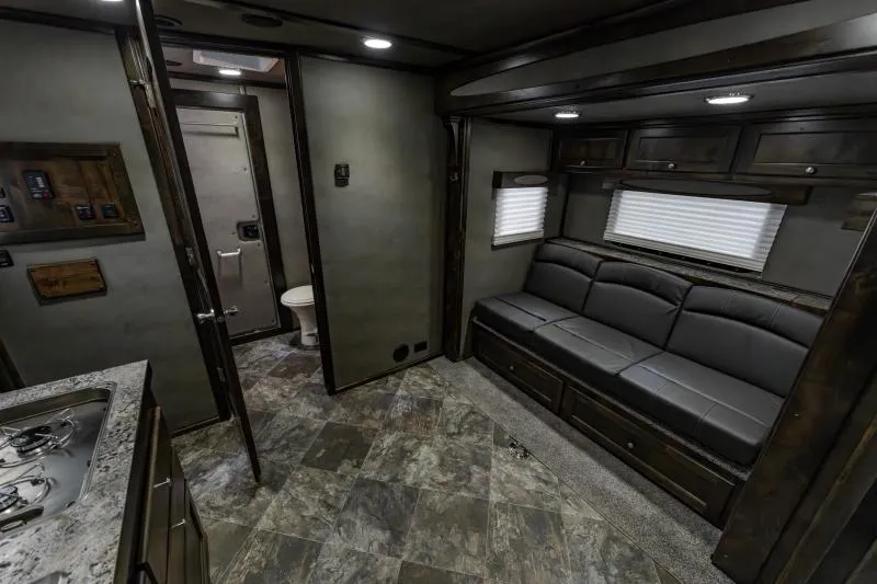 new Toy Haulers Logan Coach  for sale, in North Jackson, OH Thumbnail 23