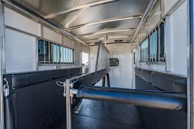 used Horse Trailers Sundowner Trailers  for sale, in North Jackson, OH Thumbnail 18