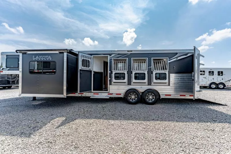 used Horse Trailers Lakota  for sale, in North Jackson, OH Thumbnail 24