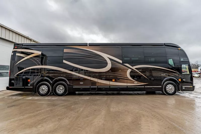 2021 Emerald Luxury Coaches PREVOST Travel Trailer