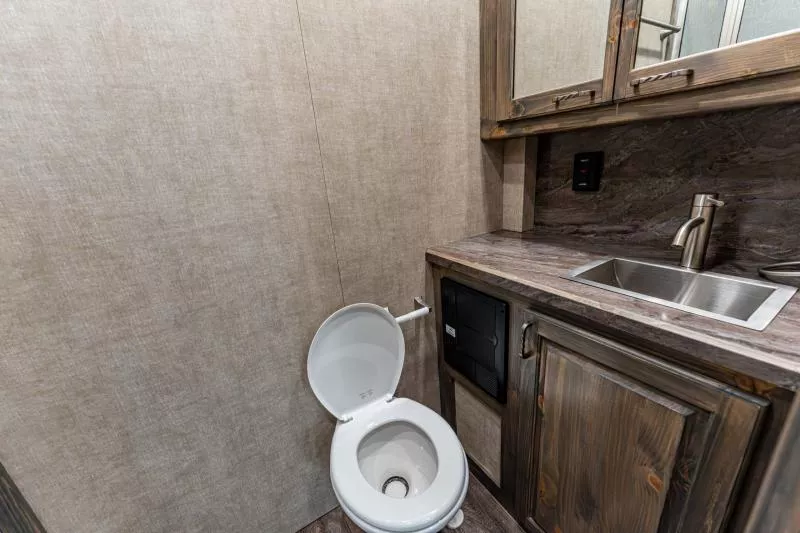 used Toy Haulers Shadow Trailers  for sale, in North Jackson, OH Thumbnail 17