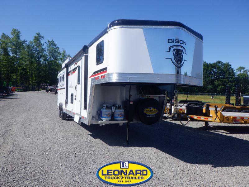 2022 New 3 Horse Bison SV5311B Gooseneck With 11' Living Quarters Horse Trailer 2022 New 3 Horse Bison SV5311B Gooseneck With 11' Living Quarters Horse Trailer
