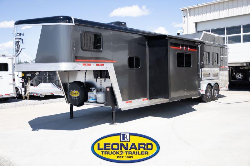 2023 Bison Trailers SV8313BS Horse Trailer 2023 Bison Trailers SV8313BS Horse Trailer
