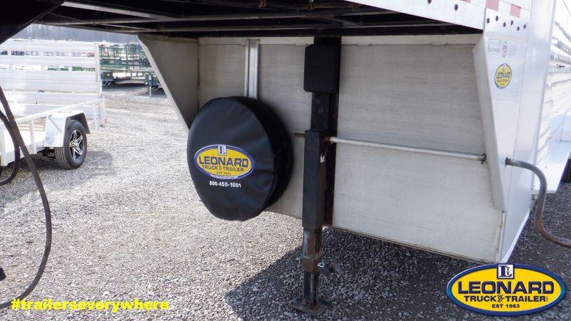2010 24' KIEFER GOOSENECK STOCK TRAILER 2010 24' KIEFER GOOSENECK STOCK TRAILER