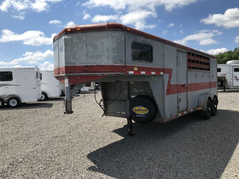 1993 3 HORSE LAZY N GOOSENECK HORSE TRAILER 1993 3 HORSE LAZY N GOOSENECK HORSE TRAILER