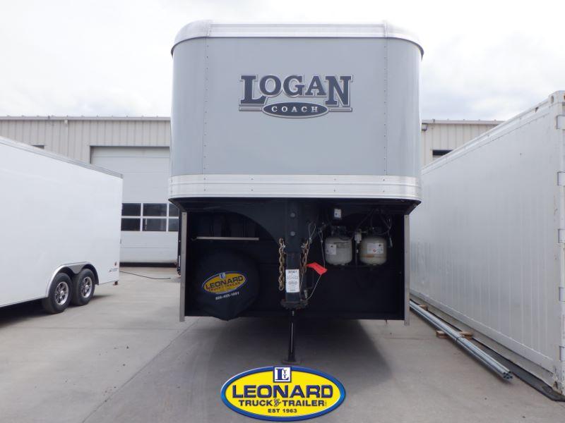 2022 Logan Coach RIOT4HGN819 S/O ULTRA Horse Trailer 2022 Logan Coach RIOT4HGN819 S/O ULTRA Horse Trailer