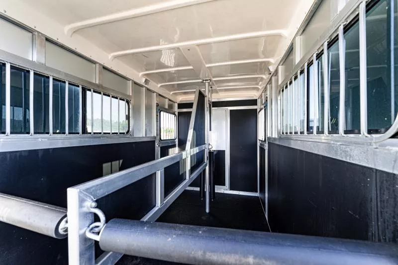 used Horse Trailers Shadow Trailers  for sale, in North Jackson, OH Thumbnail 17