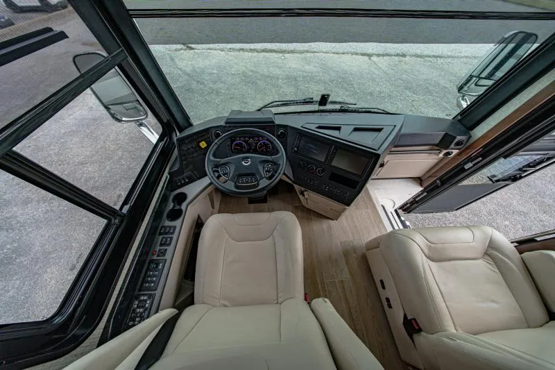 used Travel Trailers Newmar  for sale, in North Jackson, OH Thumbnail 17