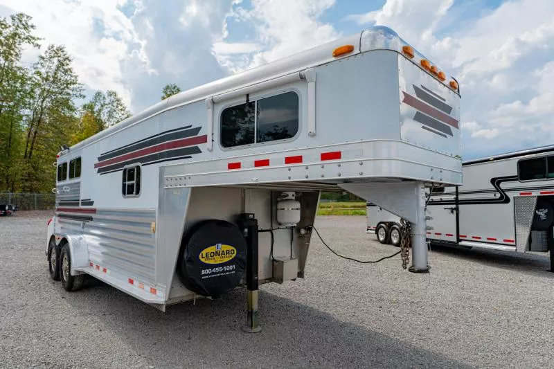 2002 4-Star Trailers XT7206 Horse Trailer