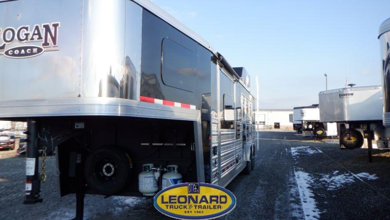 2022 NEW 3 HORSE SLANT LOAD LOGAN COACH SELECT GOOSENECK WITH 12' LIVING QUARTERS HORSE TRAILER 2022 NEW 3 HORSE SLANT LOAD LOGAN COACH SELECT GOOSENECK WITH 12' LIVING QUARTERS HORSE TRAILER