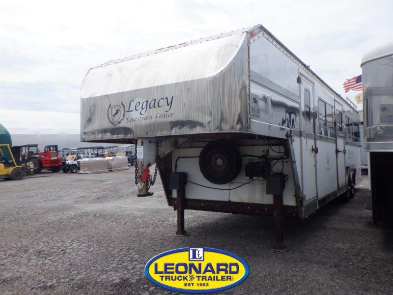 1998 Pegasus PREMIER Horse Trailer 1998 Pegasus PREMIER Horse Trailer