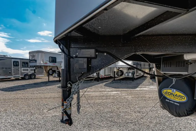 used Horse Trailers Shadow Trailers  for sale, in North Jackson, OH Thumbnail 4