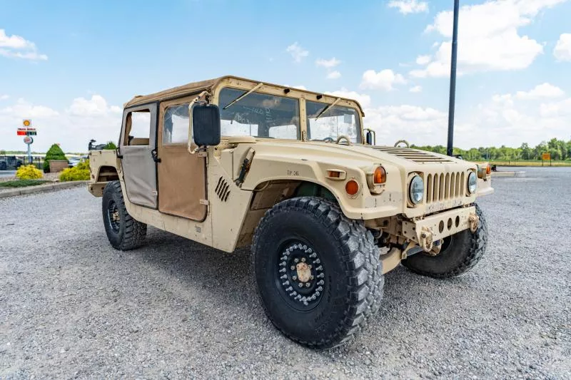 2008 AM General M1097R1 Truck