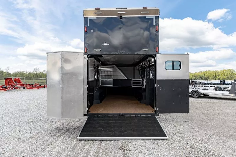 new Horse Trailers Logan Coach  for sale, in North Jackson, OH Thumbnail 17